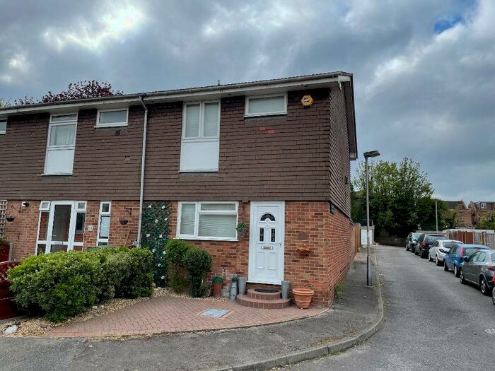 3 Bedroom Terraced House To Rent In Carew Road, Wallington, SM6