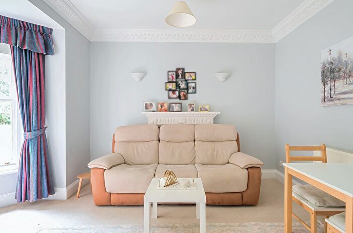 2 Bedroom Flat For Sale In Oakwood Close, Otterbourne, Winchester, Hampshire, SO21