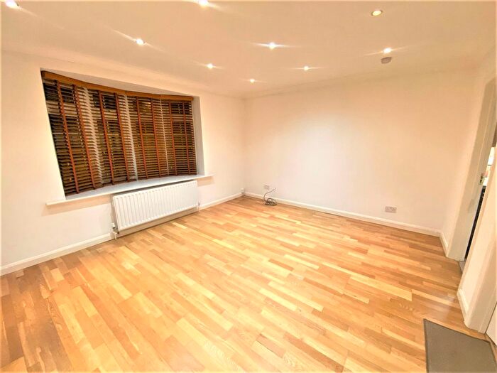 1 Bedroom Flat To Rent In Annex Coombe Lane West, Kingston Upon Thames, Surrey, KT2