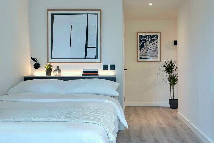 4 Bedroom Apartment To Rent In Union East Tower, Water Street, Manchester, Greater Manchester, M3