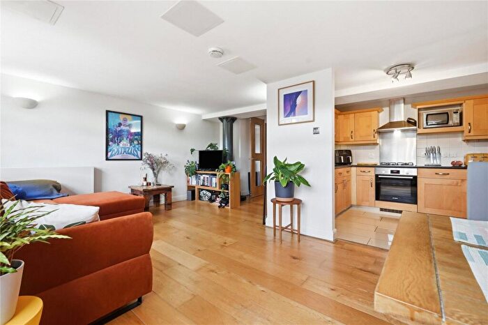 2 Bedroom Apartment For Sale In Merchant Court, Wapping Wall, London, E1W