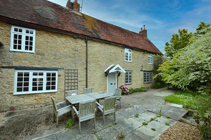 3 Bedroom Semi-Detached House To Rent In High Street, Pavenham, MK43