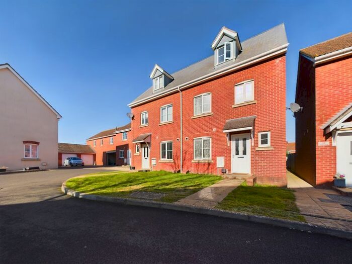 4 Bedroom Town House For Sale In Links Close, Burnham-On-Sea, Somerset, TA8