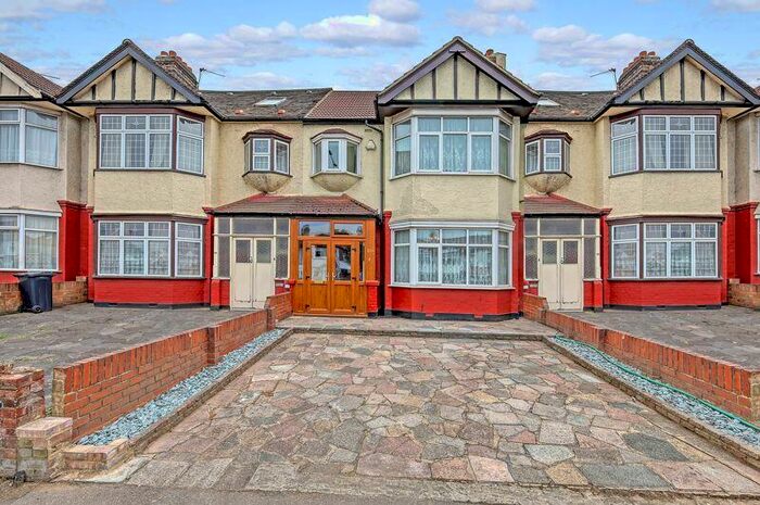 3 Bedroom Terraced House To Rent In Eastern Avenue, Ilford, IG4