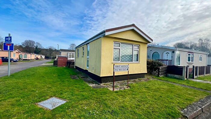 1 Bedroom Detached Bungalow For Sale In First Avenue, Ashfield Park, Scunthorpe, DN17