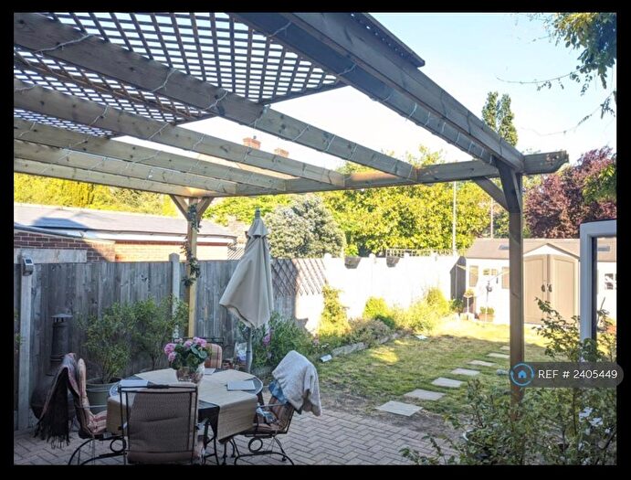 2 Bedroom Flat To Rent In Finchingfield Avenue, Woodford Green, IG8