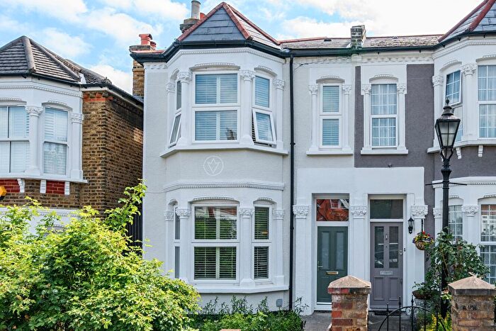 4 Bedroom Semi-detached House For Sale In Farren Road, Forest Hill, London, SE23