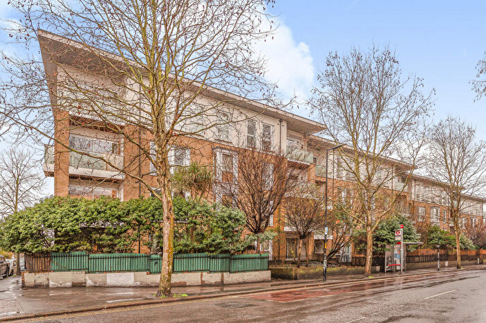 2 Bedroom Flat For Sale In East Dulwich Road, East Dulwich, SE22