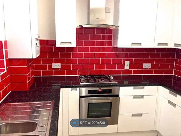 2 Bedroom Flat To Rent In Frendsbury Road, London, SE4