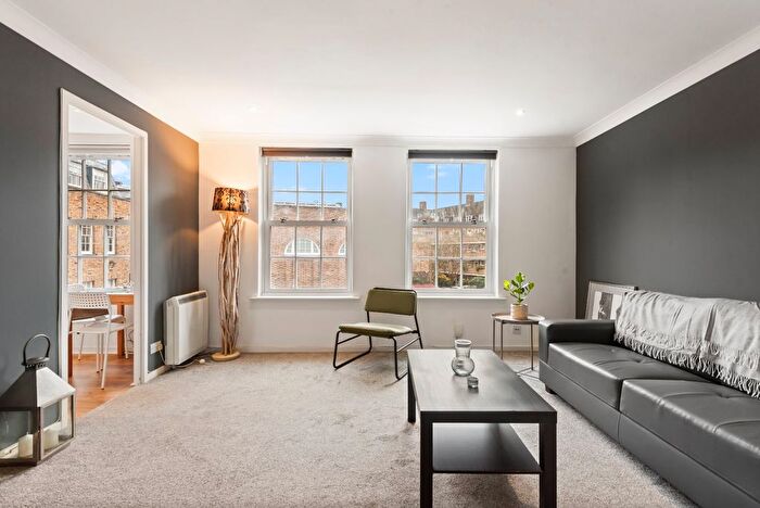 1 Bedroom Flat To Rent In Brunel Lodge, Vicarage Crescent, SW11