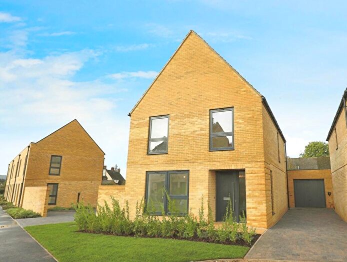 3 Bedroom Detached House For Sale In Evenlode Road, Moreton-In-Marsh, GL56