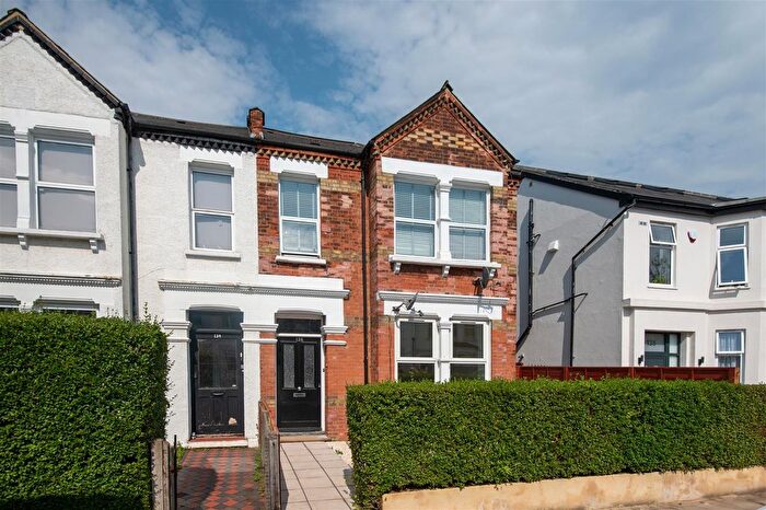 1 Bedroom Flat To Rent In Station Road, London, N3