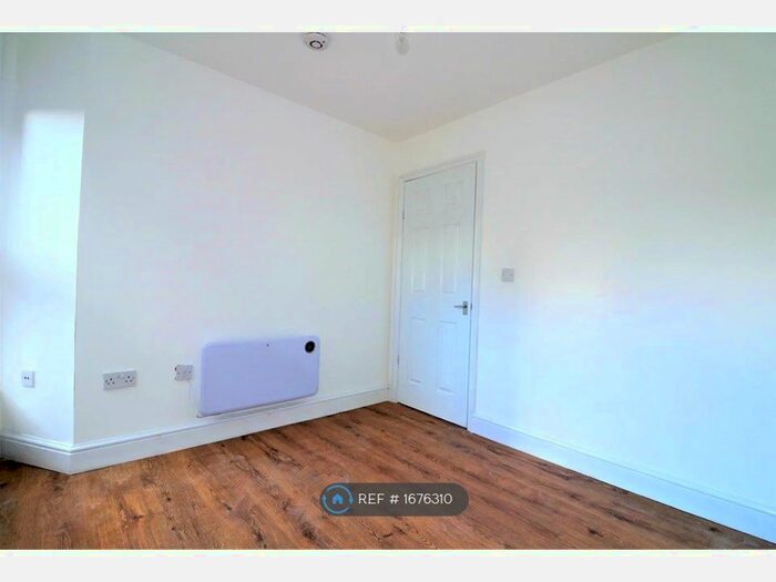 2 Bedroom Flat To Rent In King Street, Luton, LU1