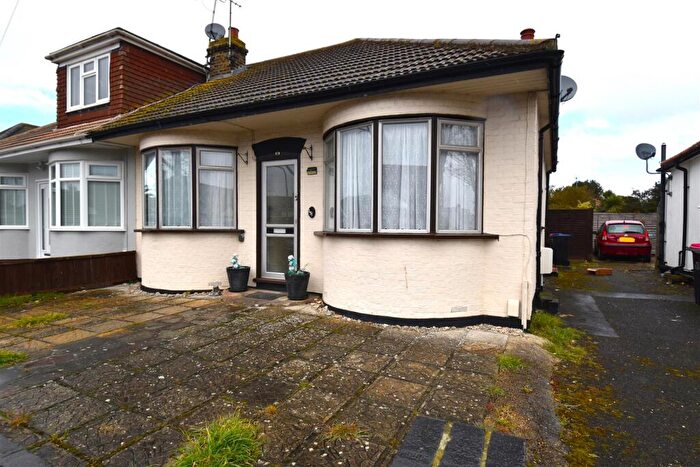 3 Bedroom Semi-Detached Bungalow For Sale In Feeches Road, Southend-On-Sea, SS2