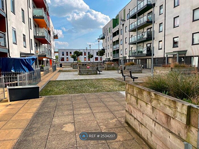 2 Bedroom Flat To Rent In Priory Court, Romford, RM7