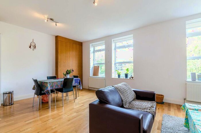 1 Bedroom Flat To Rent In Central Hill, Crystal Palace, London, SE19