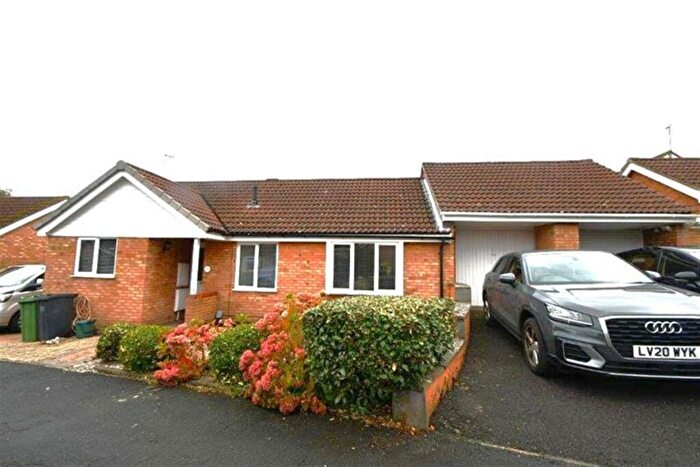 3 Bedroom Bungalow To Rent In Bedroom Detached Bungalow In Camberley, GU16
