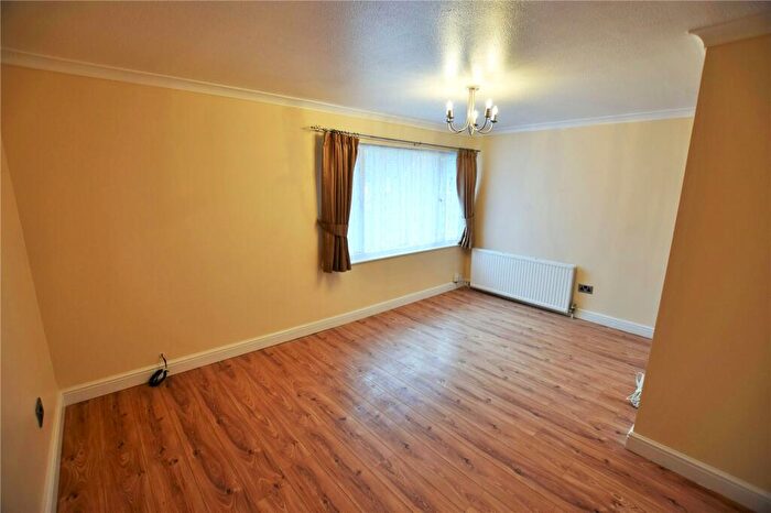 2 Bedroom Maisonette To Rent In Viking, Bracknell, Berkshire, RG12