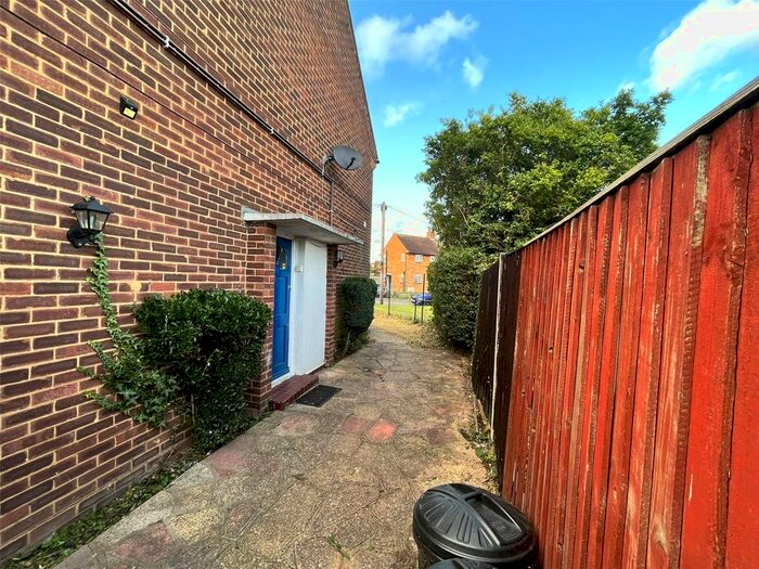2 Bedroom Maisonette To Rent In St Peters Road, Uxbridge, Middlesex, UB8