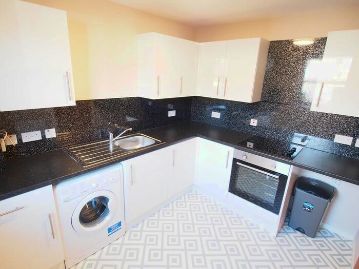 2 Bedroom Flat To Rent In Roslin Place, Aberdeen, AB24