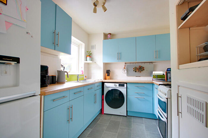 2 Bedroom Terraced House For Sale In Harefield! Brand New Roof! Sun Room!, SO18