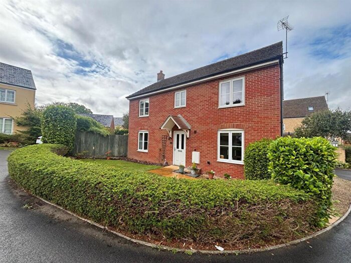 4 Bedroom Detached House To Rent In Tremblant Close, Prestbury, GL52