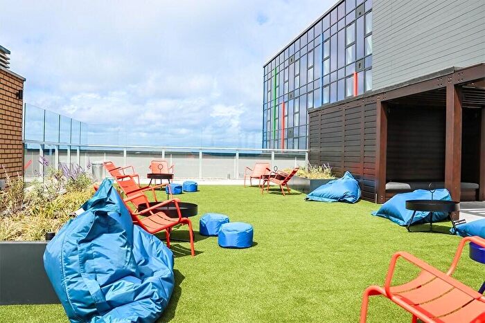 2 Bedroom Flat To Rent In The Helm, Holdenhurst Road, BH8