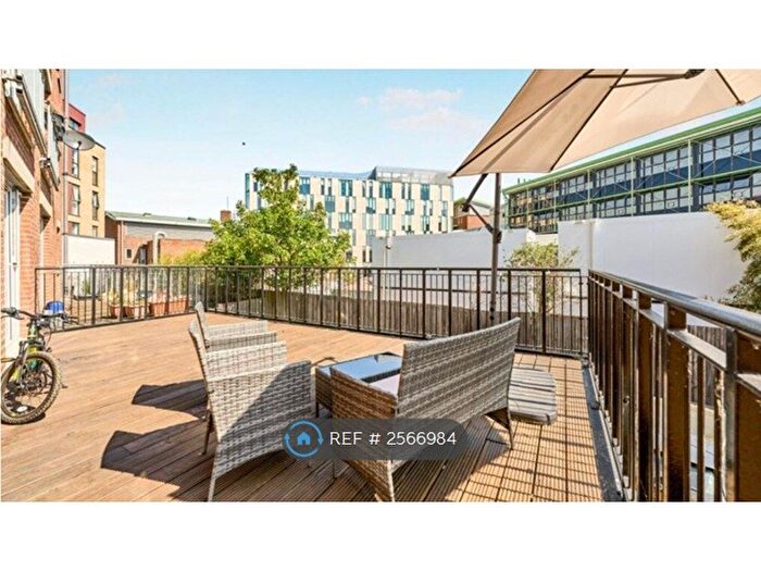 2 Bedroom Flat To Rent In Southsea Road, Kingston Upon Thames, KT1