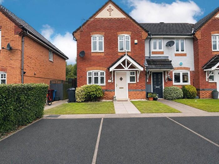 3 Bedroom End Of Terrace House For Sale In Dickens Close, Brookhaven, L32