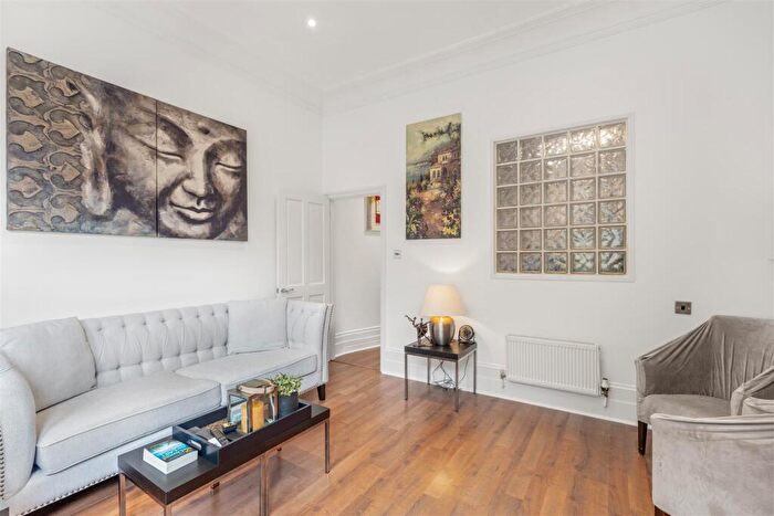 2 Bedroom Flat To Rent In Greencroft Gardens, South Hampstead, NW6