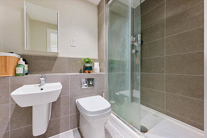 2 Bedroom Apartment To Rent In Weavers Yard, Newbury Newbury, RG14