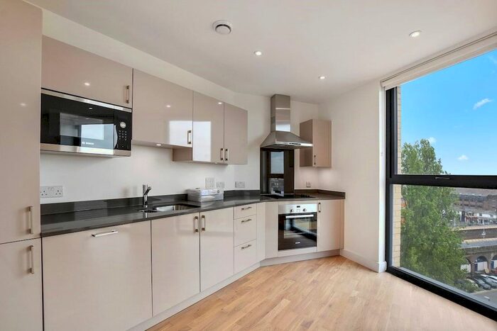 1 Bedroom Flat To Rent In Burgess Springs, Chelmsford, CM1