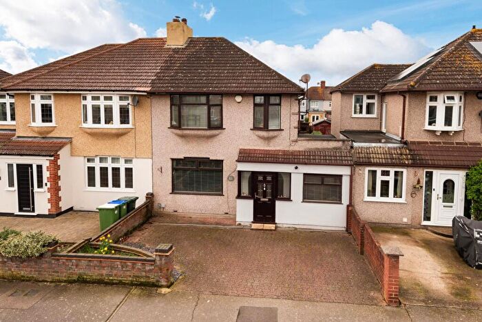 4 Bedroom Semi Detached House For Sale In Preston Drive, Bexleyheath, DA7