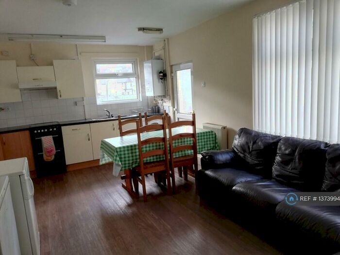 6 Bedroom Terraced House To Rent In Deiniol Road, Bangor, LL57