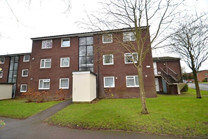 2 Bedroom Flat To Rent In Scrubbitts Square, Radlett, Hertfordshire, WD7