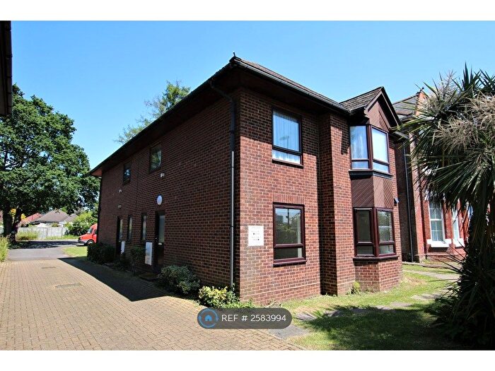 1 Bedroom Flat To Rent In The Pines, Southampton, SO16
