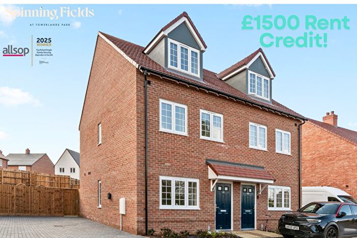 3 Bedroom Semi-Detached House To Rent In £ Rent Credit! Saddle Close, Braintree, Essex, CM7