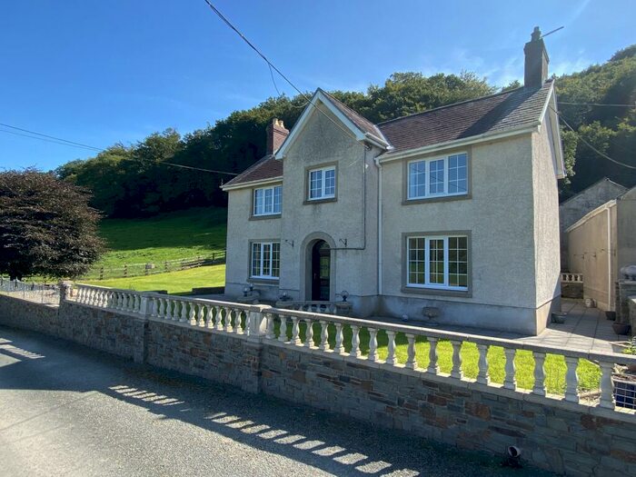 3 Bedroom House To Rent In Llanllawddog, Carmarthen, SA32