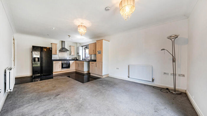 2 Bedroom Flat For Sale In Davis Way, Sidcup, DA14