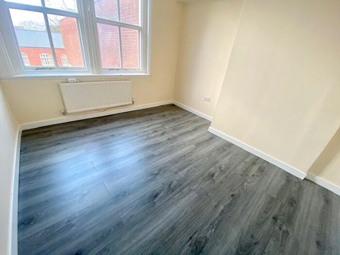 2 Bedroom Flat To Rent In Caledonia Street, Bilston, WV14