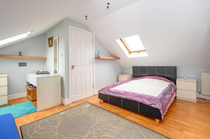 6 Bedroom Property To Rent In Hurstwood Road, Temple Fortune, London, NW11