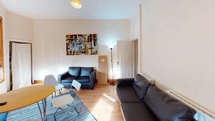 3 Bedroom Semi Detached House To Rent In A Hyde Park Road, Leeds, LS6