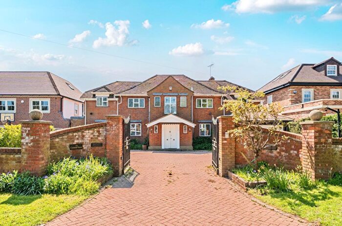 6 Bedroom Detached House For Sale In Brookmans Park, Hertfordshire, AL9
