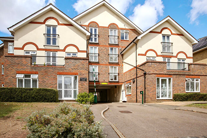 1 Bedroom Flat To Rent In Oaklands Court, (), Bromley, BR1