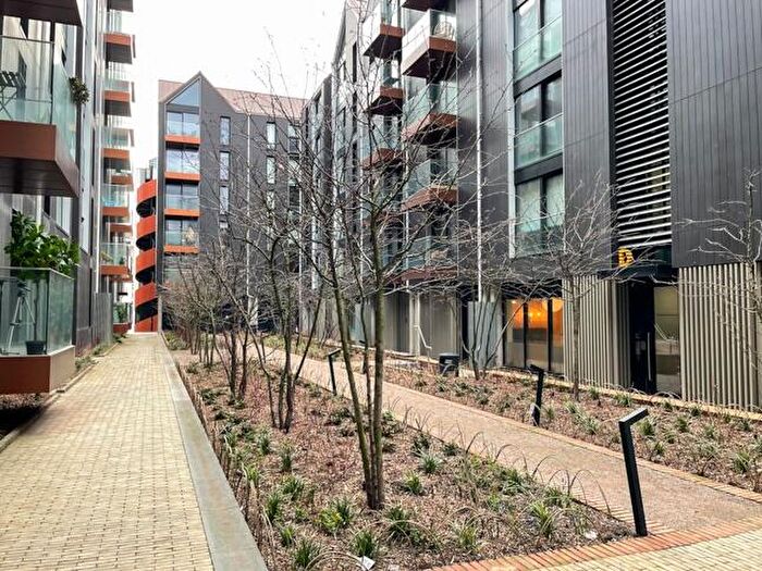 2 Bedroom Flat To Rent In The Courtyard Circus Street, BN2