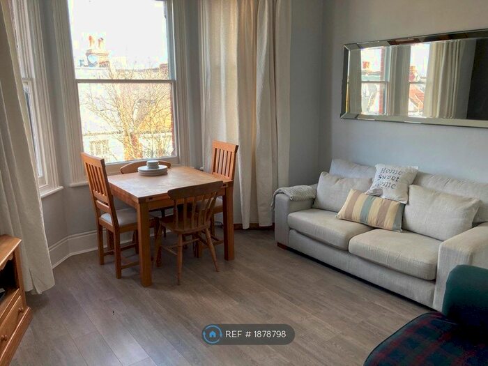 2 Bedroom Flat To Rent In Kingwood Road, London, SW6