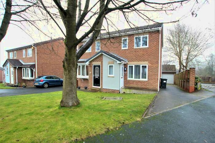 2 Bedroom Property To Rent In Heatherdale Road Tingley, WF3
