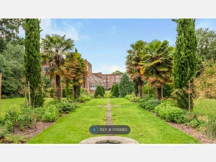 1 Bedroom Flat To Rent In Meadowside, Twickenham, TW1