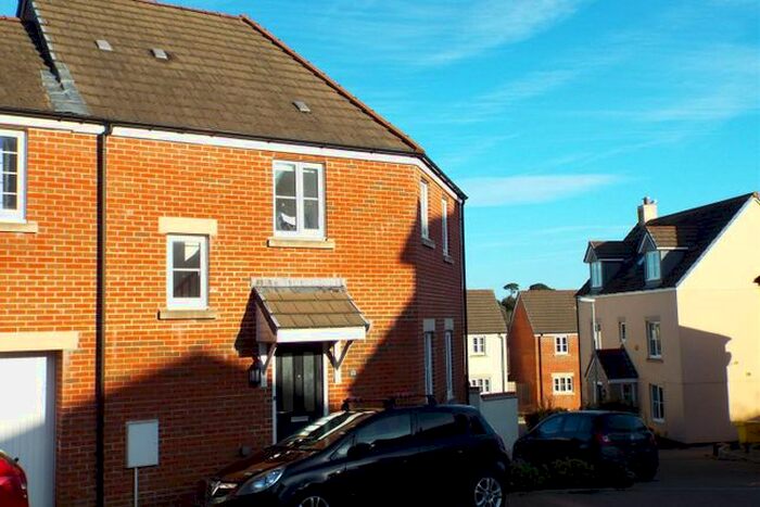 4 Bedroom Property To Rent In Pickle Close, Falmouth, TR11