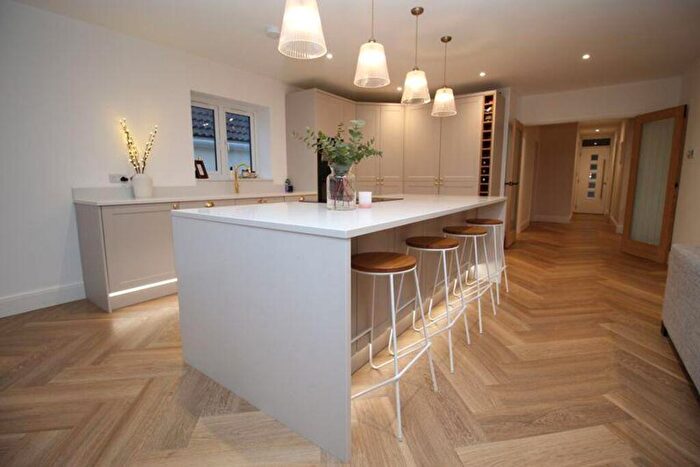 5 Bedroom Detached Bungalow For Sale In Upper Northam Road, Hedge End, SO30